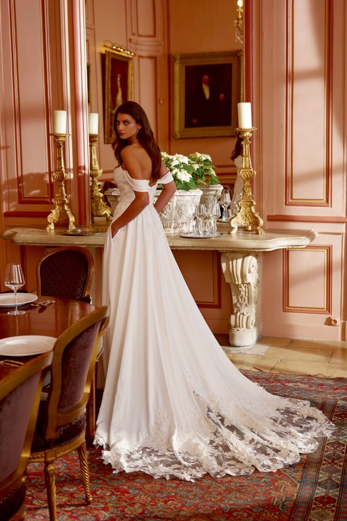 88407_Julianna_FB_D_Justin-Alexander